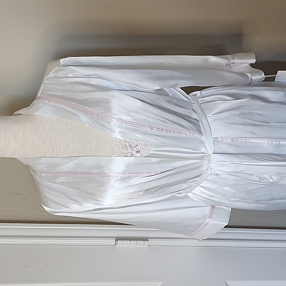 NEW MRS Satin Bridal Embroidered Robe and Chemise Nightgown Set, Linea Donatella - Picture 4 of 9